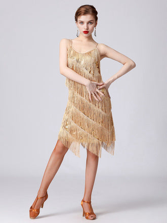 She slips into this 1920s Charleston Layered Tasse