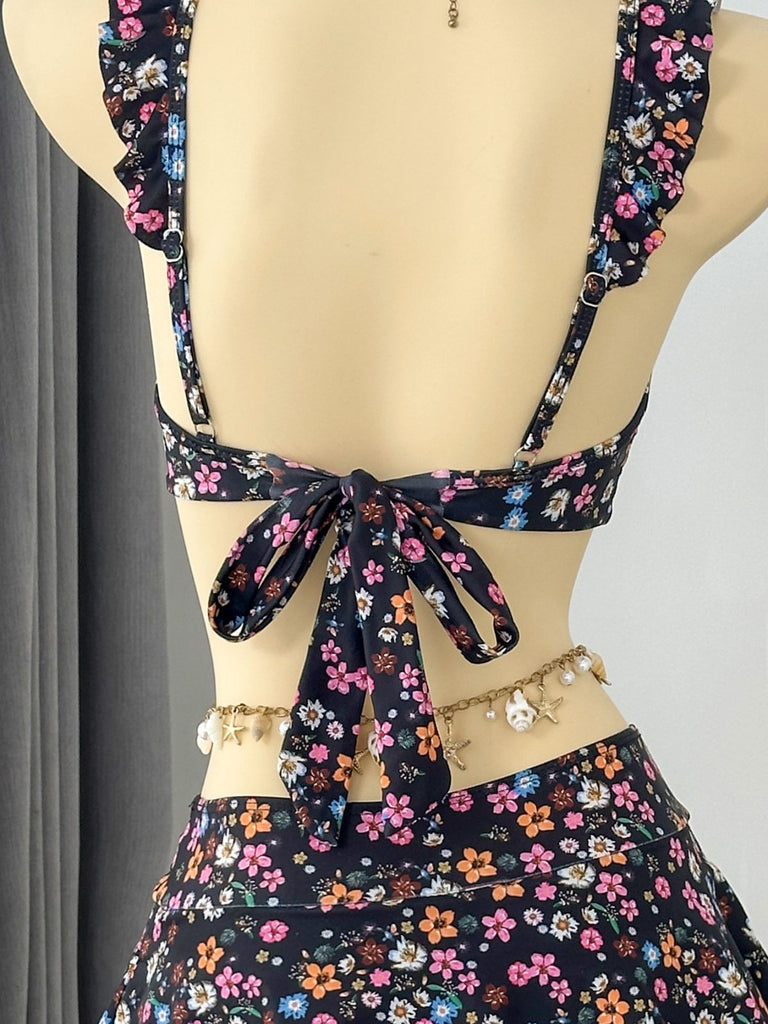1940s Ditsy Floral Ruffle Strap Lace Trim Bikini Set, vintage swimsuit, pin-up swimwear - perfect for women who love vintage and retro fashion