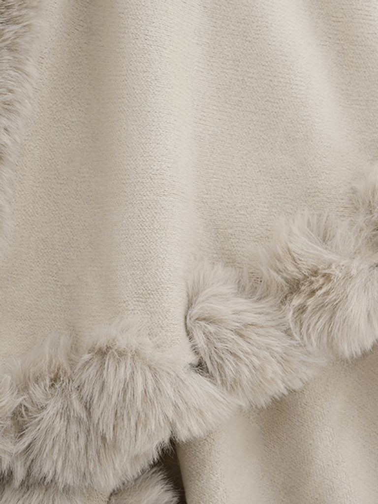 She throws on this 1950s Fur Collar Double Layer Cape Shawl and the city feels like 1950s Paris