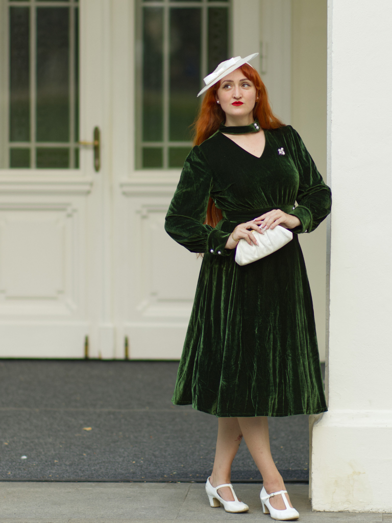 1950s Keyhole V-Neck Pearl Velvet Dress, vintage dress, retro fashion, rockabilly, pin-up fashion - vintage inspired fashion