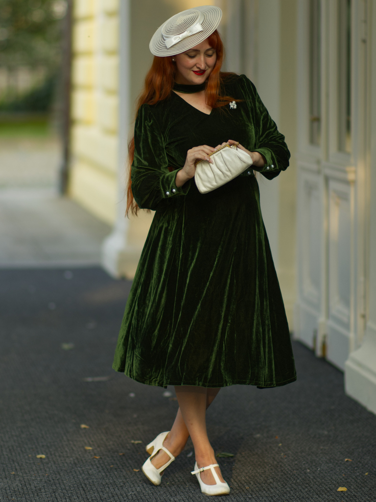 1950s Keyhole V-Neck Pearl Velvet Dress, vintage dress, retro fashion, rockabilly, pin-up fashion - vintage inspired fashion