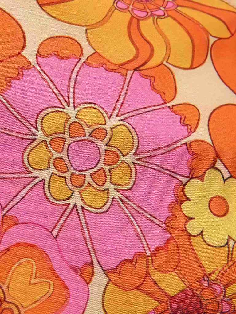 This 2PCS 1960s Floral Halter Top & Pleated Skirt brings 1960s soul to her everyday