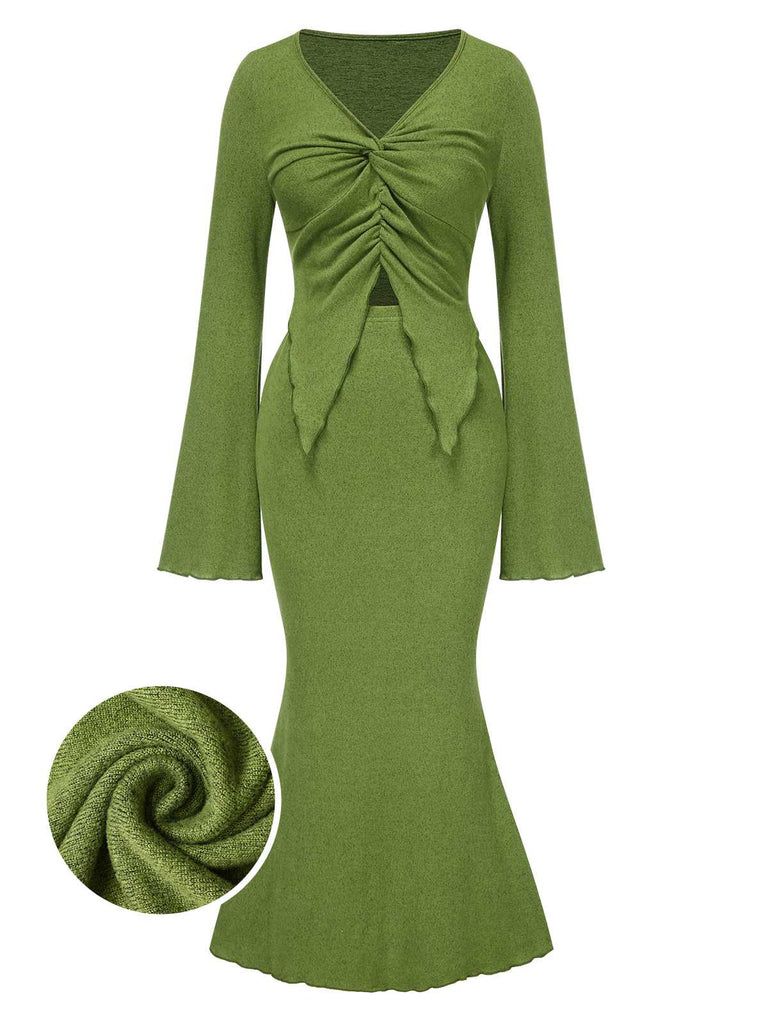 She pairs this 2PCS Olive Green 1930s V-Neck Top & Mermaid Skirt with confidence and 1930s charm