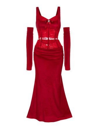 She pairs this 2PCS Red 1930s Velvet Lace Patchwork Top & Skirt with confidence and 1930s charm