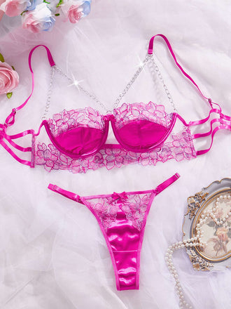 She slips into 2PCS Rose Red 1950s Lace Satin Lingerie Pajamas and channels 1950s screen sirens