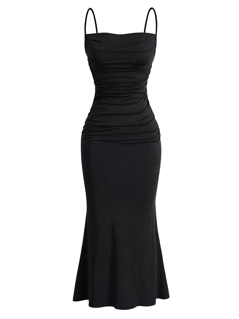 She slips into this Black 1930s Solid Spaghetti Strap Mermaid Dress and suddenly it's a 1930s daydream