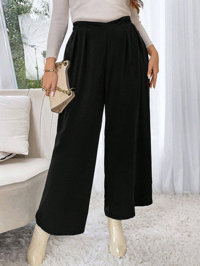 These Black 1940s Solid Pleated Waist Straight Pants carry 1940s ambition in every seam
