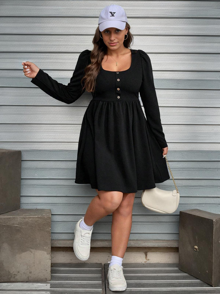 She slips into this Black 1950s Square Neck Solid Dress and suddenly it's a 1950s daydream