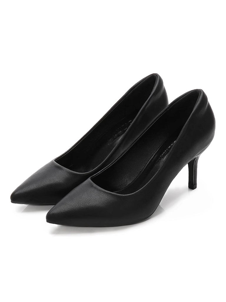 She finds her vintage story in this Black Solid Leather Stiletto Heel Shoes