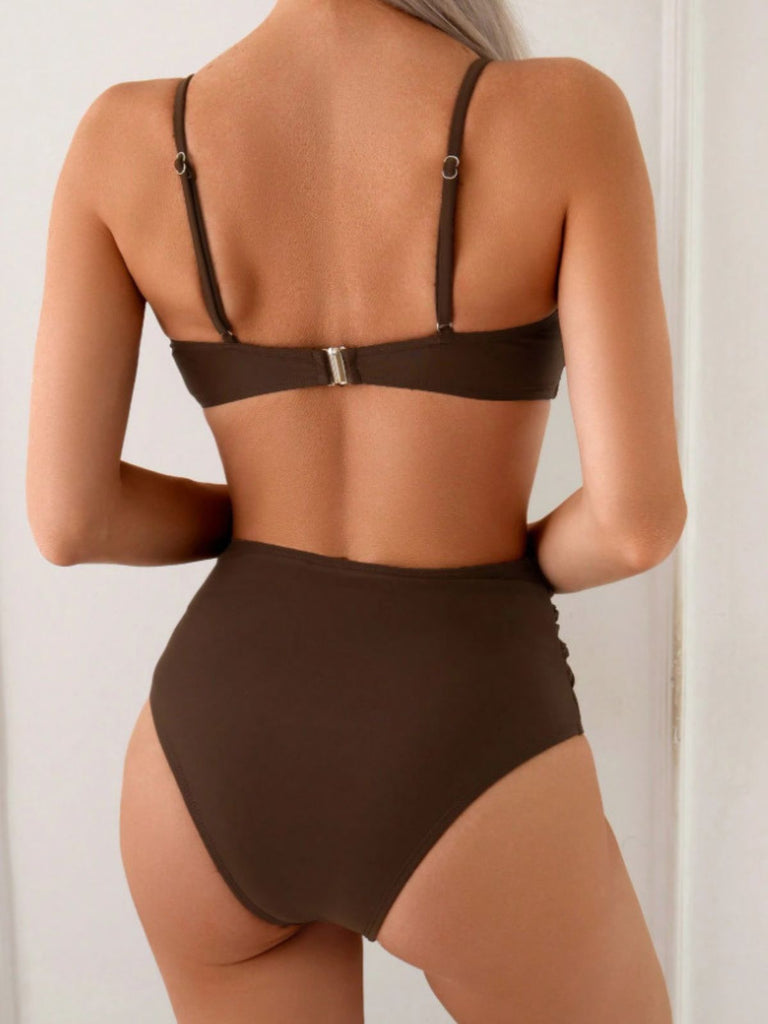 Brown 1970s Metal Shell Decor Ruched Bikini Set, vintage swimsuit, pin-up swimwear - perfect for women who love vintage and retro fashion