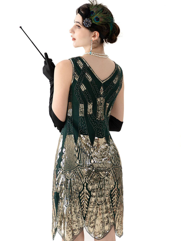 This Dark Green 1920s V-Neck Sequined Flapper Dress wraps her in 1920s elegance, one twirl at a time