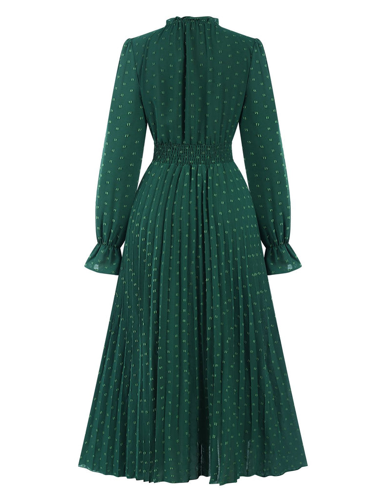 This Dark Green 1940s Lantern Sleeve Ruffles Dress wraps her in 1940s elegance, one twirl at a time