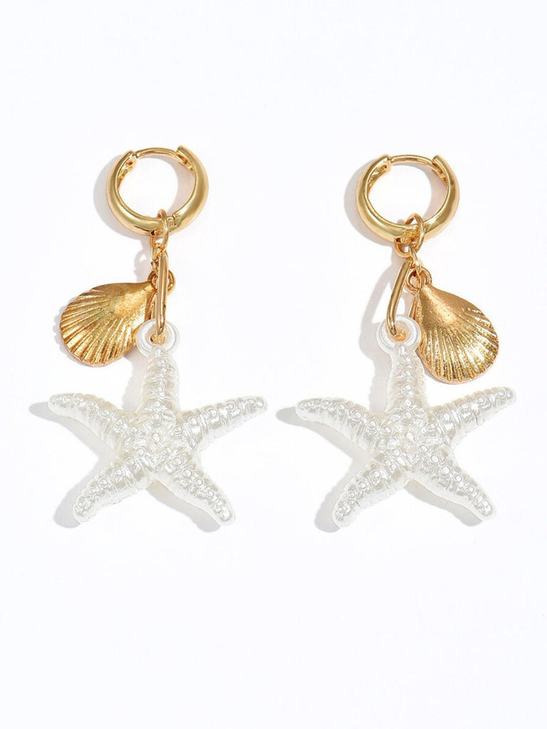 Gold Vacation Style Starfish Earrings: beautiful vintage fashion, retro style, classic elegance with timeless appeal