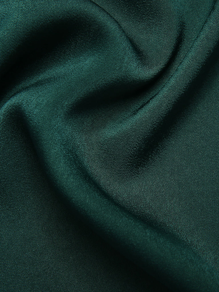 She finds her 1940s story in this Green 1940s Solid V-Neck Wide-Leg Jumpsuit