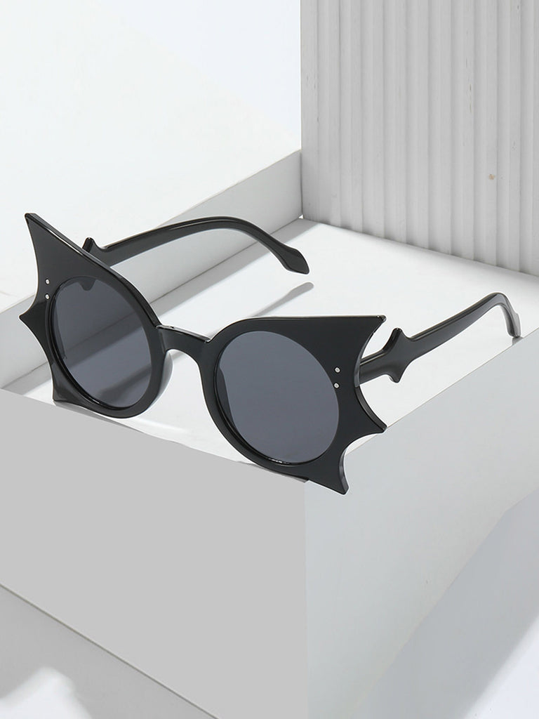 Halloween Bat Wing Gothic Sunglasses — vintage style that transcends decades