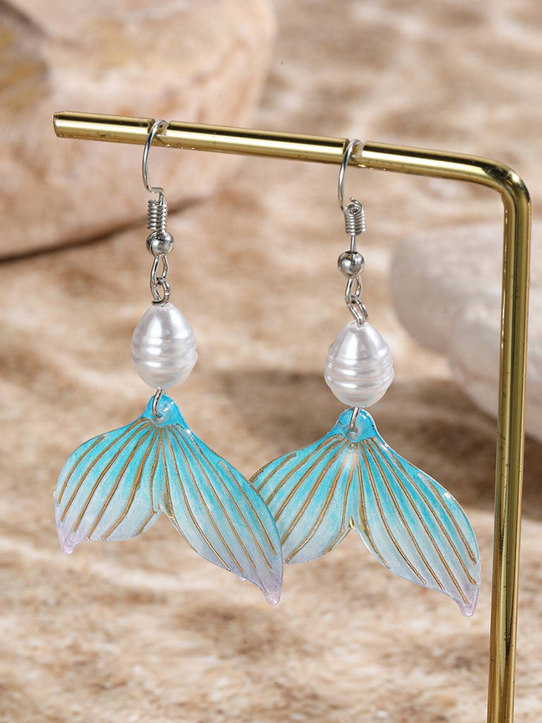 Mermaid Tail Seashell Dangle Earrings: vintage detail work for the woman who notices