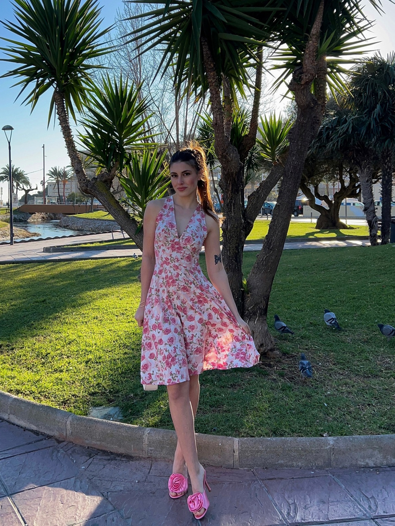 1950s Floral VNeck Dress | 1950s | vintage dress, retro fashion