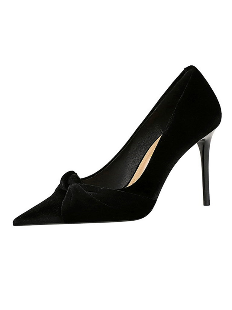 She finds her vintage story in this Pointed Toe Velvet Stiletto Heels Shoes