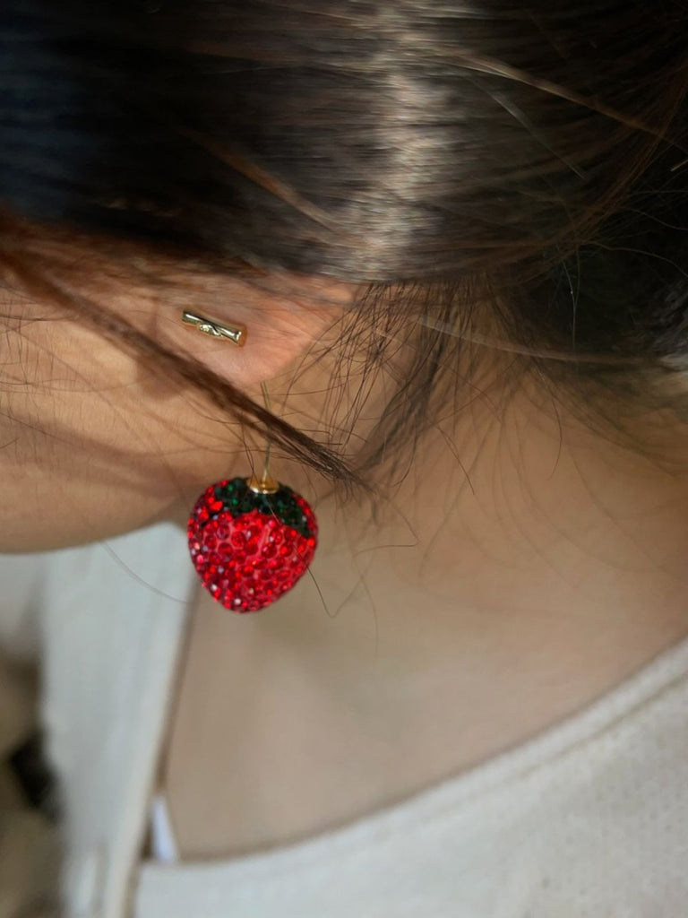 Red Sparkling Rhinestone Strawberry Drop Earrings - vintage jewelry, Art Deco for vintage lovers