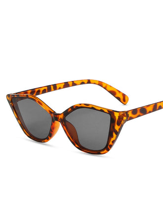Retro Oversized Beach Sunglasses: timeless style reimagined