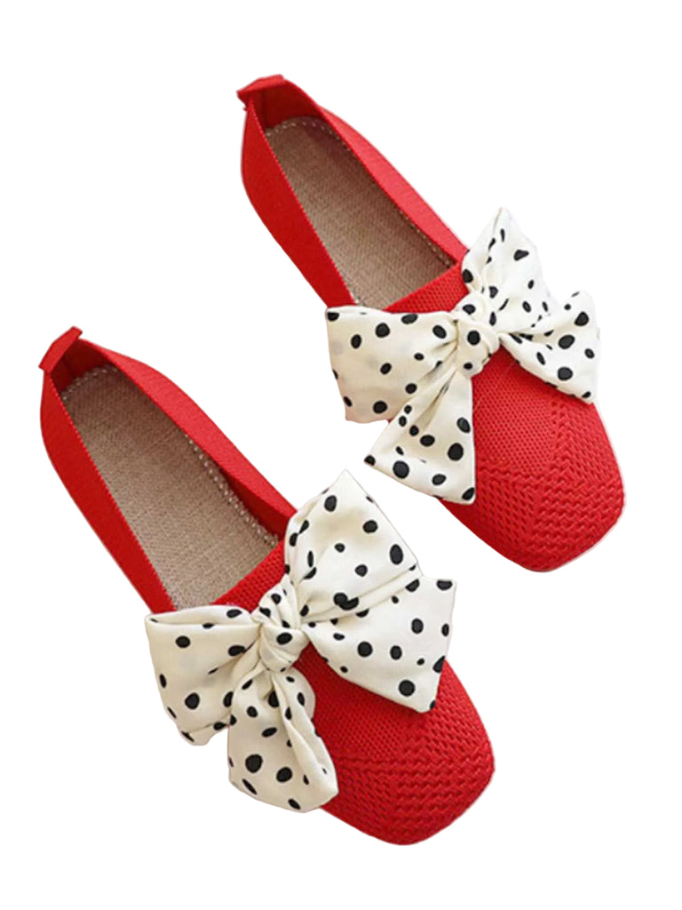 She finds her 1950s story in this Retro Polka Dot Bow Soft Sole Shoes