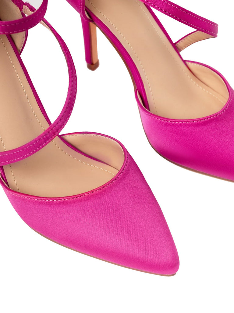 This Retro Solid Pointed Stiletto High Heels whispers 1950s secrets to those who notice