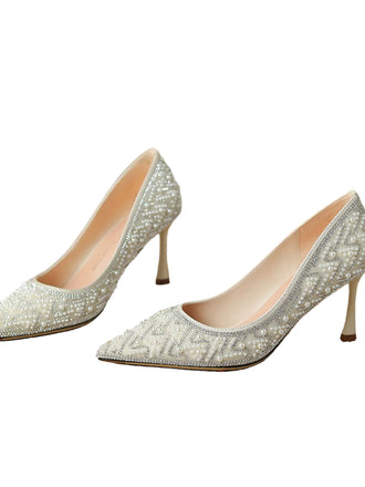 She finds her vintage story in this Rhinestone Pearl Pointed Toe Stilettos Shoes