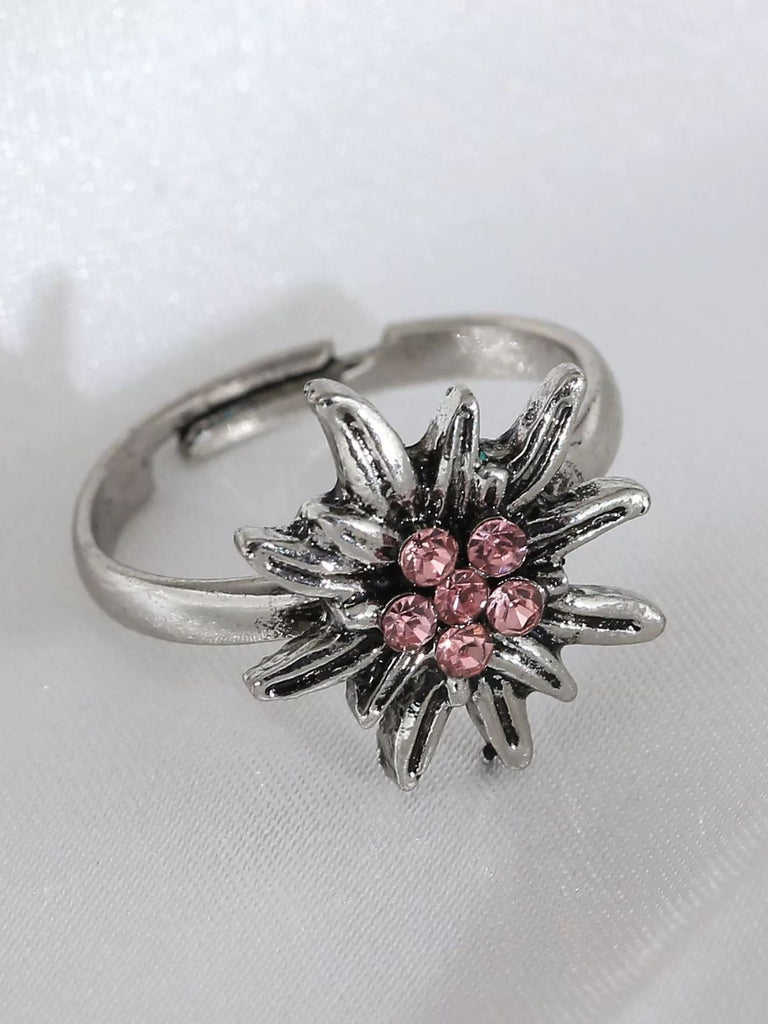 Vintage Edelweiss Rhinestone Ring