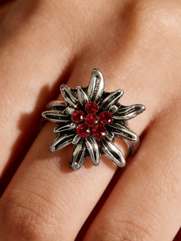 Vintage Edelweiss Rhinestone Ring