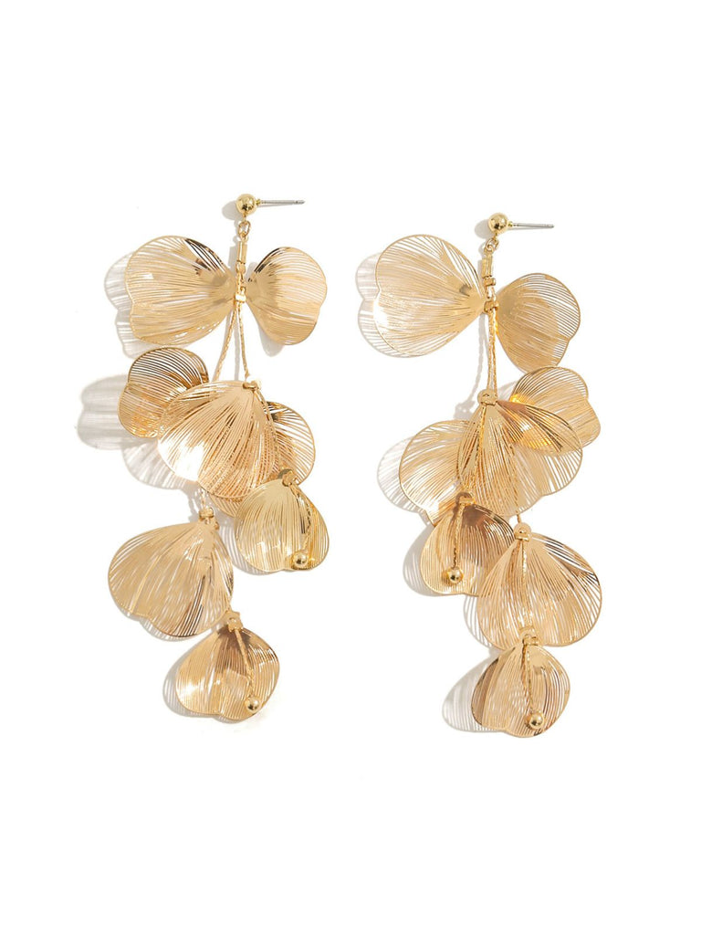 She adds this Vintage Alloy Ginkgo Leaf Earrings and suddenly it's 1950s perfection