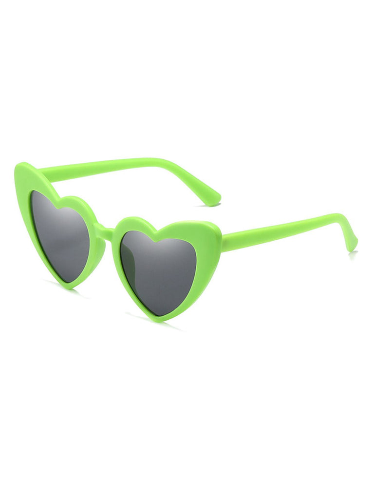 Vintage Alloy Temple Heart Frame Sunglasses: timeless style reimagined
