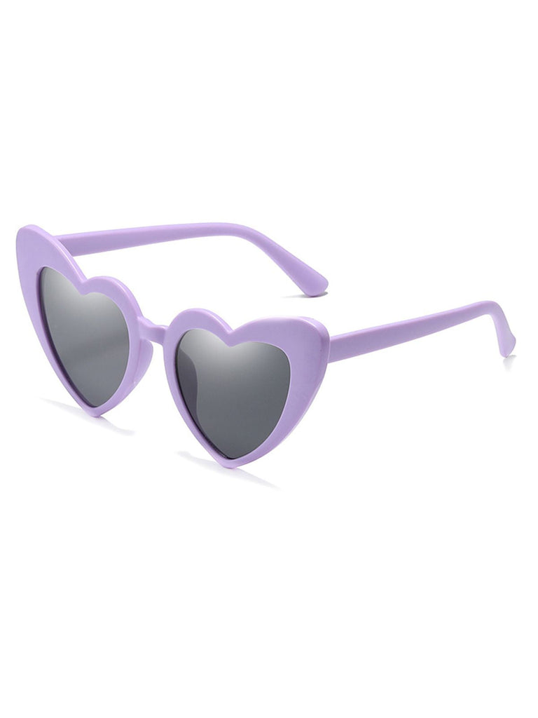 Vintage Alloy Temple Heart Frame Sunglasses — vintage elegance for the modern woman