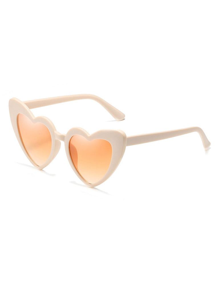 Vintage Alloy Temple Heart Frame Sunglasses: timeless style reimagined