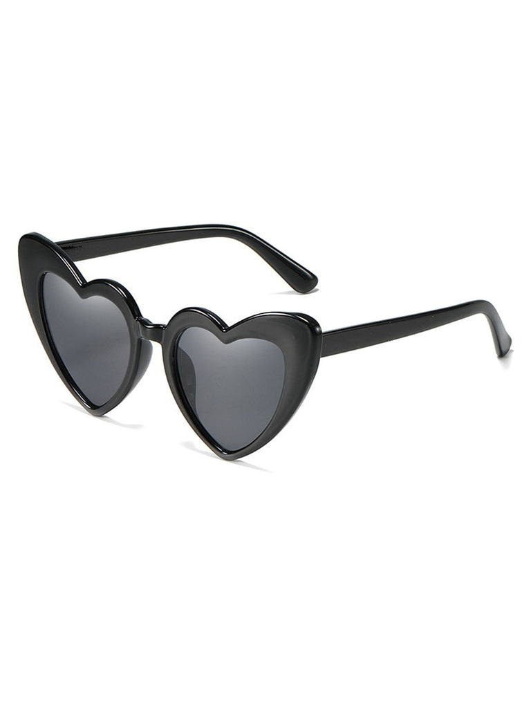 Vintage Alloy Temple Heart Frame Sunglasses: timeless style reimagined