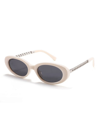 She finds her 1950s story in this Vintage Chain Temple Oval Sunglasses