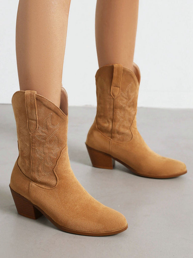 Vintage Embroidered Chunky Heel Cowboy Boots: timeless 1950s elegance she makes her own