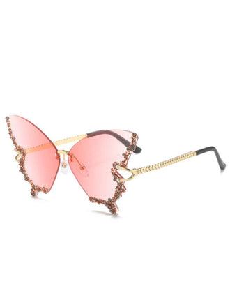 She finds her 1950s story in this Vintage Gradient Butterfly Rhinestone Sunglasses