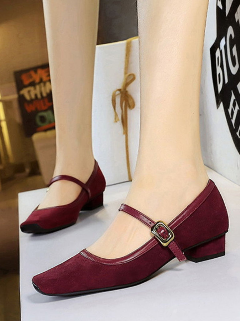She finds her 1950s story in this Vintage Leopard Square-Toe Mary Jane Heels