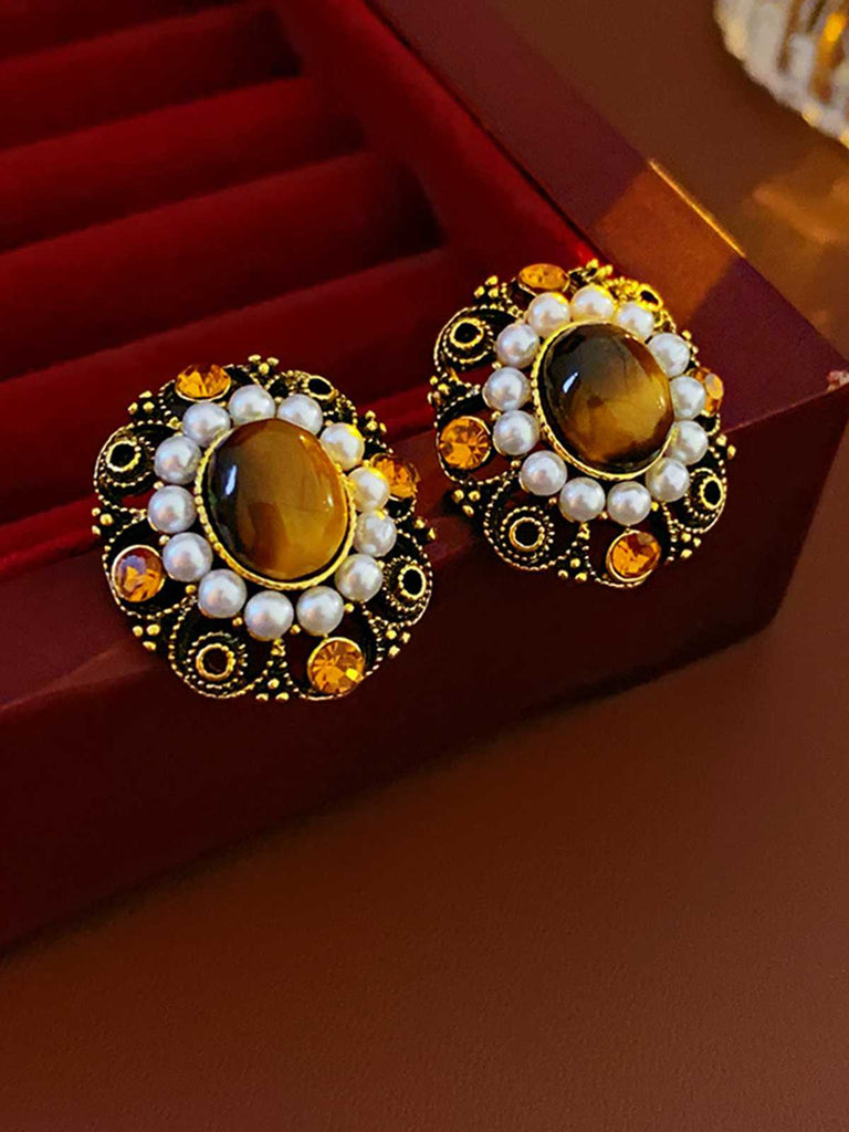 This Vintage Olive Yellow Diamond Pearl Earrings carries 1950s stories waiting to be told