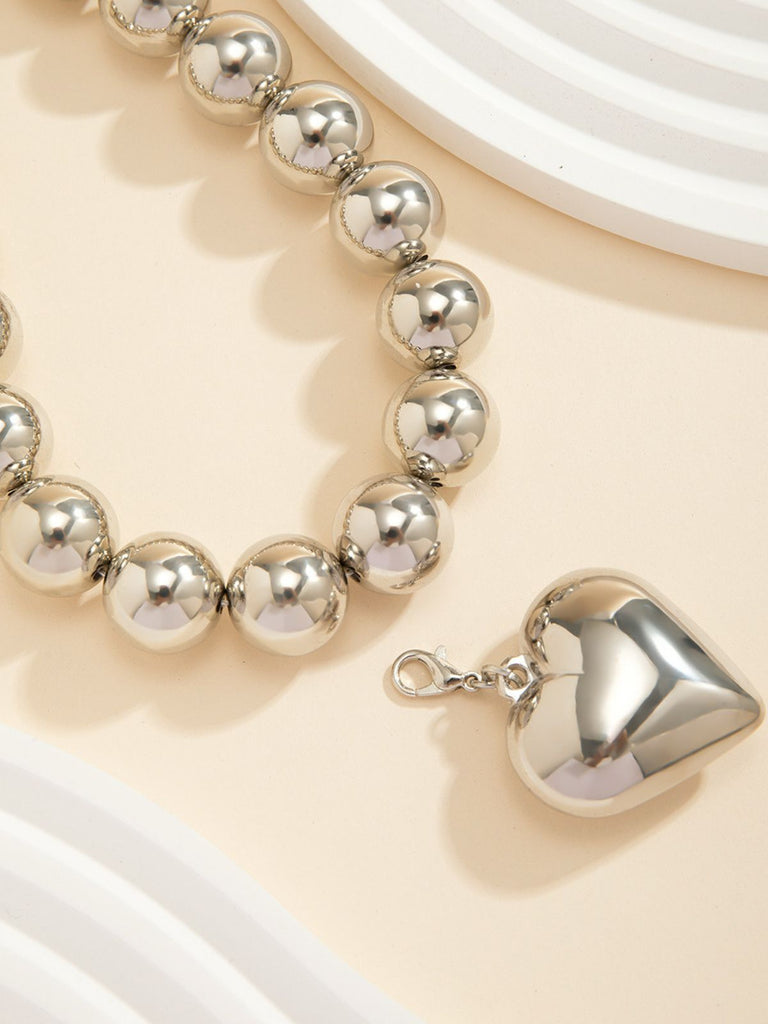 Vintage Heart Pendant Necklace: 1950s detail work for the woman who notices