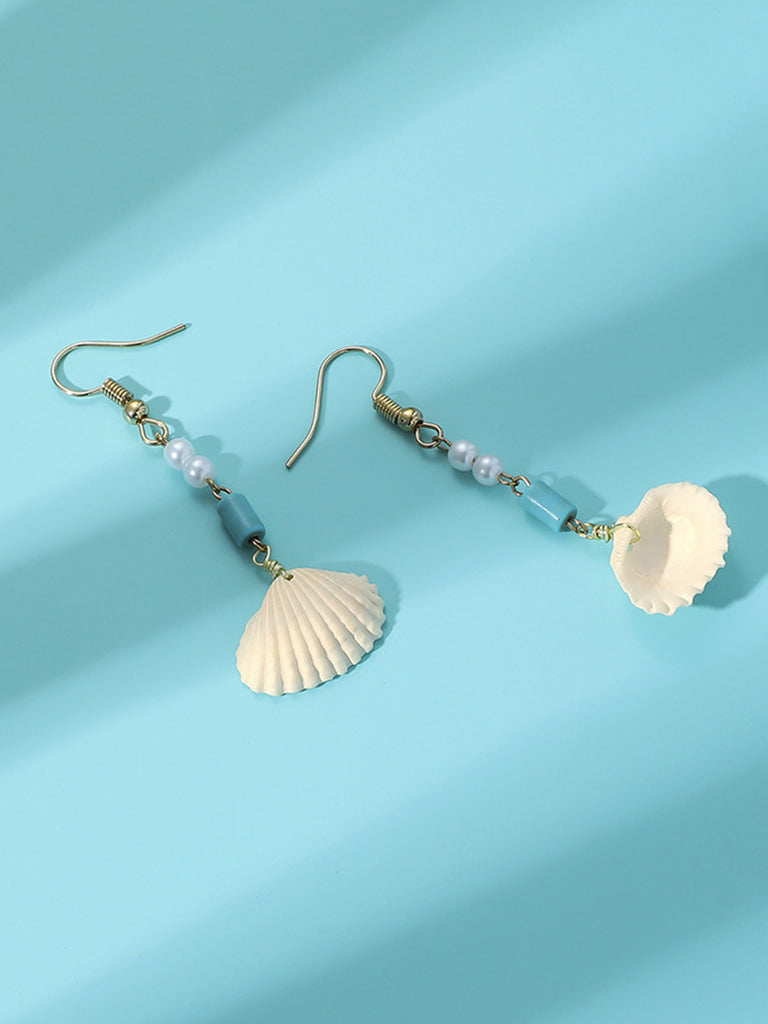 This Vintage Pearl Seashell Drop Earrings carries 1950s stories waiting to be told
