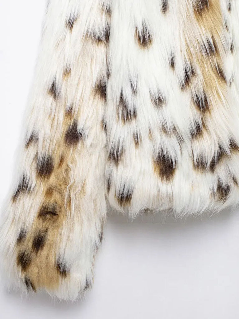 White 1980s Reindeer Print Faux Fur Jacket - vintage fashion, retro style, pure white