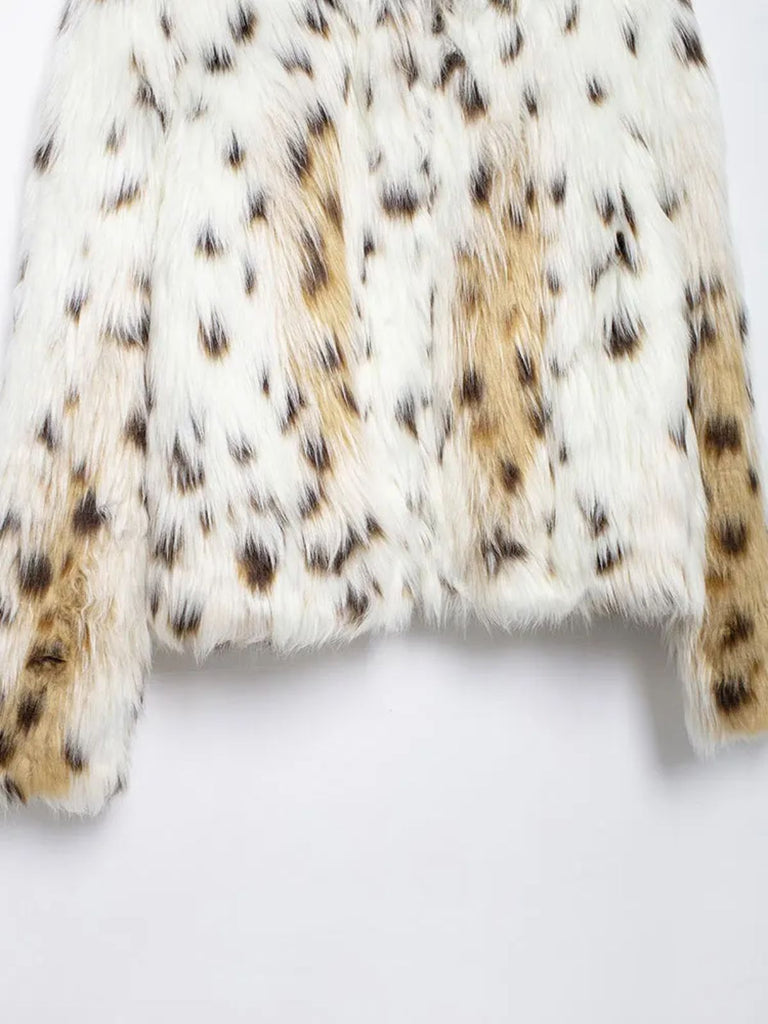 White 1980s Reindeer Print Faux Fur Jacket - vintage fashion, retro style, pure white