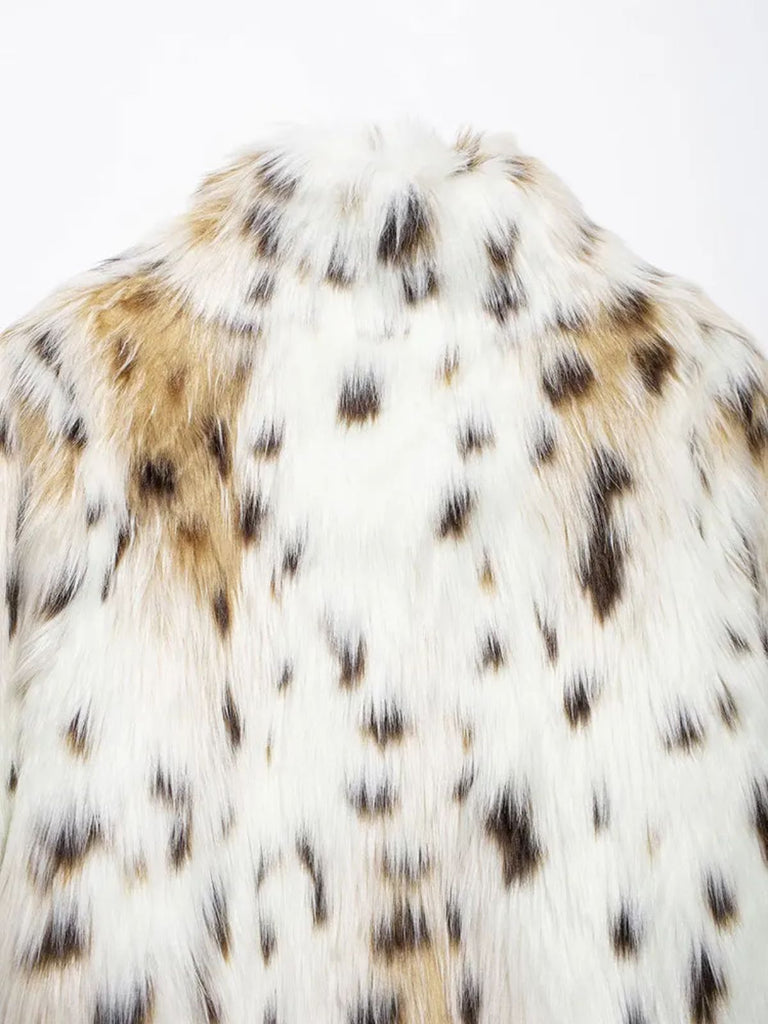 White 1980s Reindeer Print Faux Fur Jacket - vintage fashion, retro style, pure white