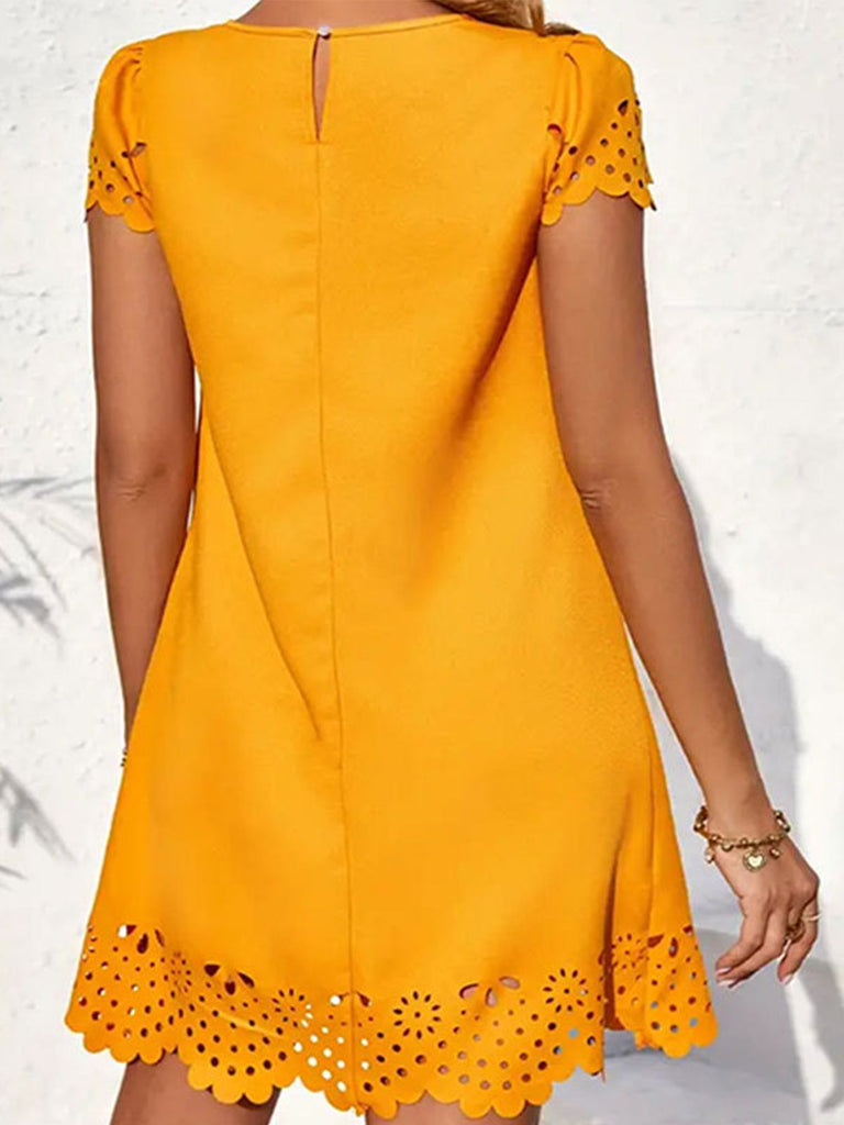 This Yellow 1960s Hollow A-Line Solid Dress wraps her in 1960s elegance, one twirl at a time
