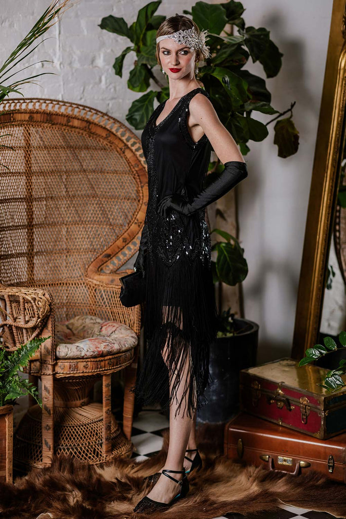 1920s Beaded Fringed Flapper Dress, classic 1920s style elegant retro fashion - Image 5