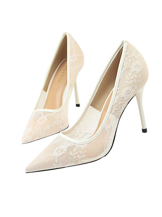 Retro Floral Solid Lace Pointed Shoes: timeless style reimagined