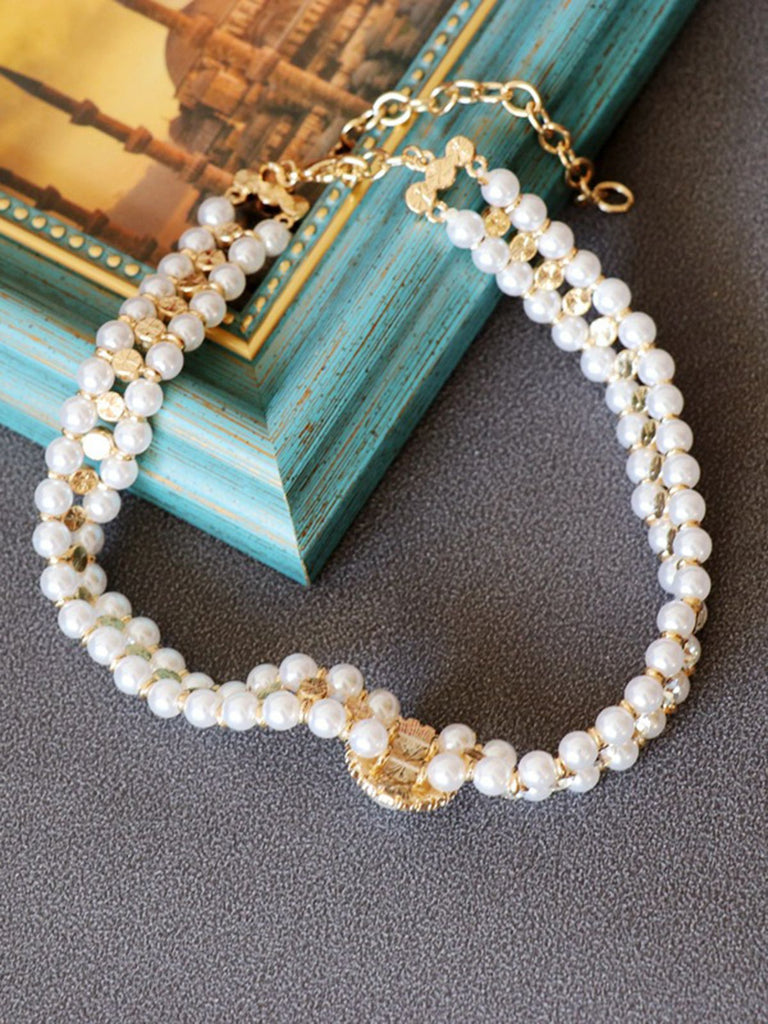 Retro Rhinestone Pearl Necklace — vintage elegance for the modern woman