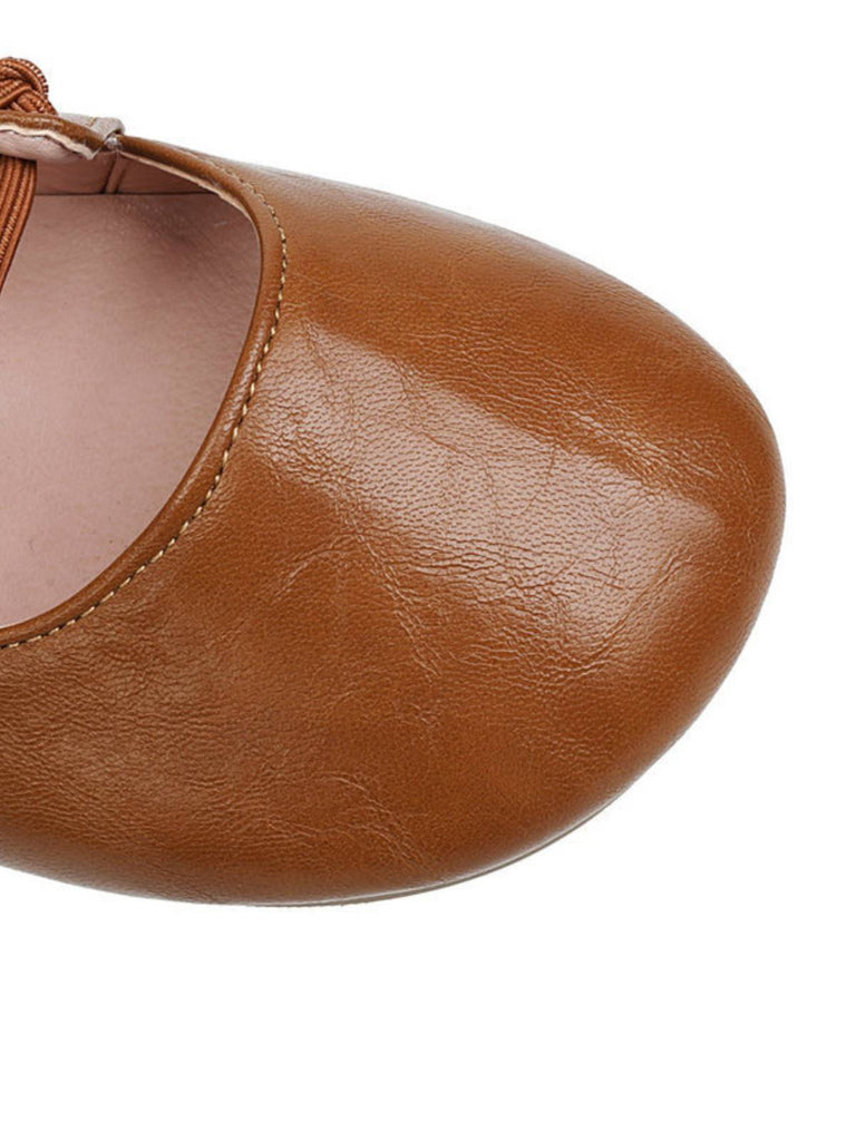 Three-breasted Flat Vintage Shoes — vintage elegance for the modern woman